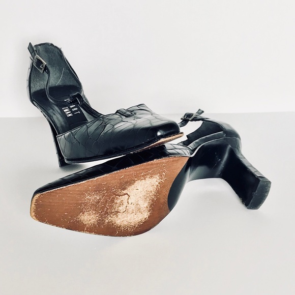 🎉Vintage, Stunning Stuart Weitzman Black Leather Ankle Strappy Heels - Picture 6 of 8